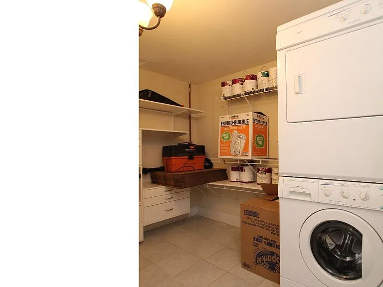 968 N Lawrence St #R — Photo 11