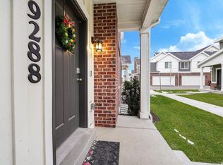 9288 S Castlebury Ct, Sandy, UT 84094