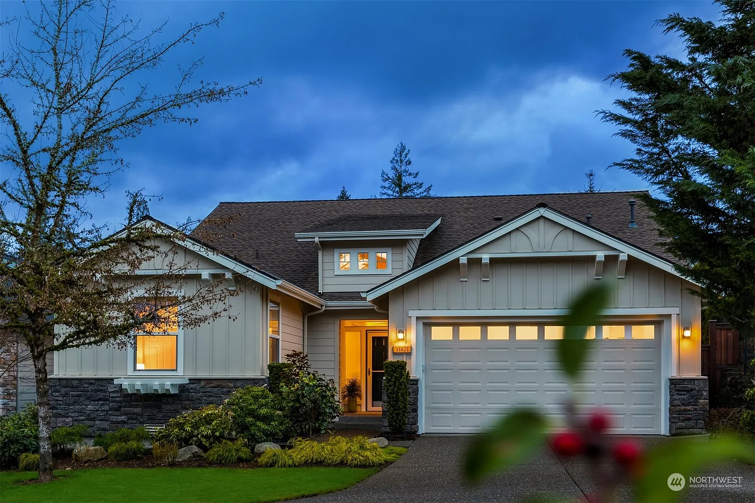 11821 Big Leaf Way NE photo 1