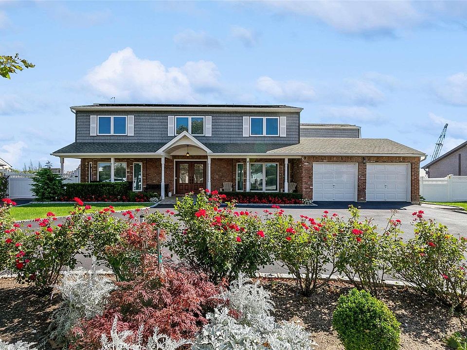 1st image of 342 Lagoon Drive S