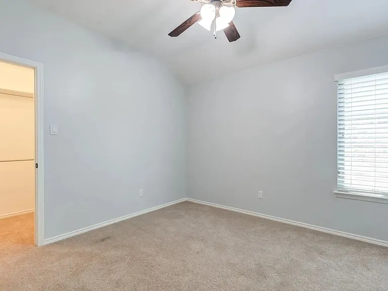 6113 74th St — Photo 39