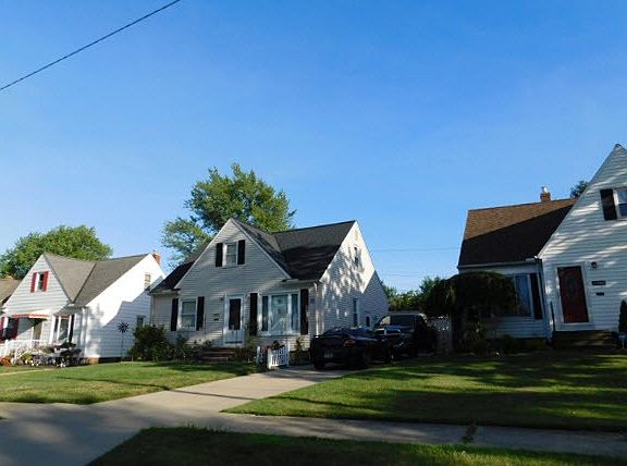 2nd image of 12812 Eastwood Blvd