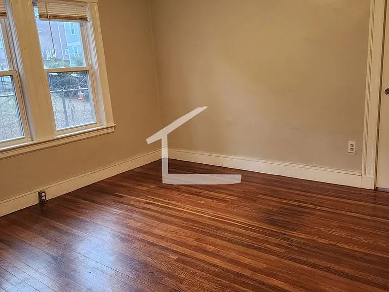 8 Woodside Ave #1 — Photo 29