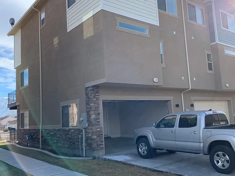 3873 S 1530 W — Photo 3