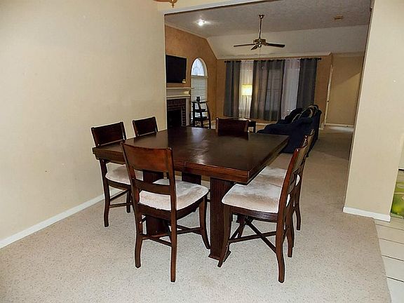 4th image of 7126 Pebble Falls Dr