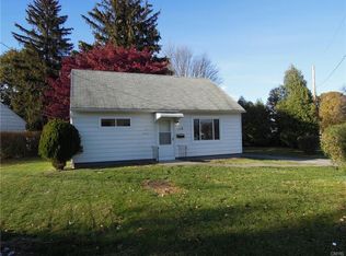 118 Millen Dr, North Syracuse, NY 13212