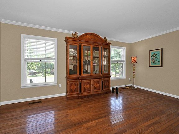 3rd image of 1732 David Dr NW