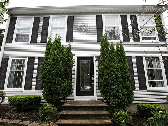 2nd image of 18 Woodcrest Dr