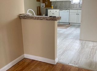 14 Woodward St, Saddle Brook, NJ 07663