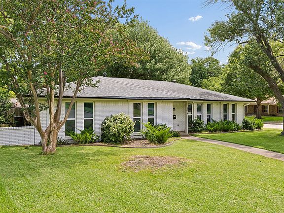 2nd image of 605 Meadow Heath Cir