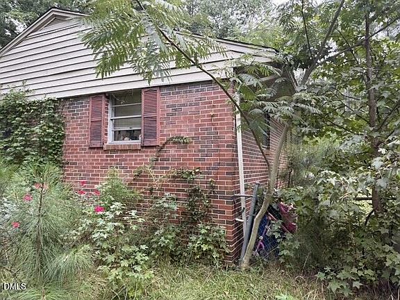 3rd image of 3814 Mary Martin Rd