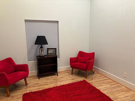 5th image of 4606 Staunton St