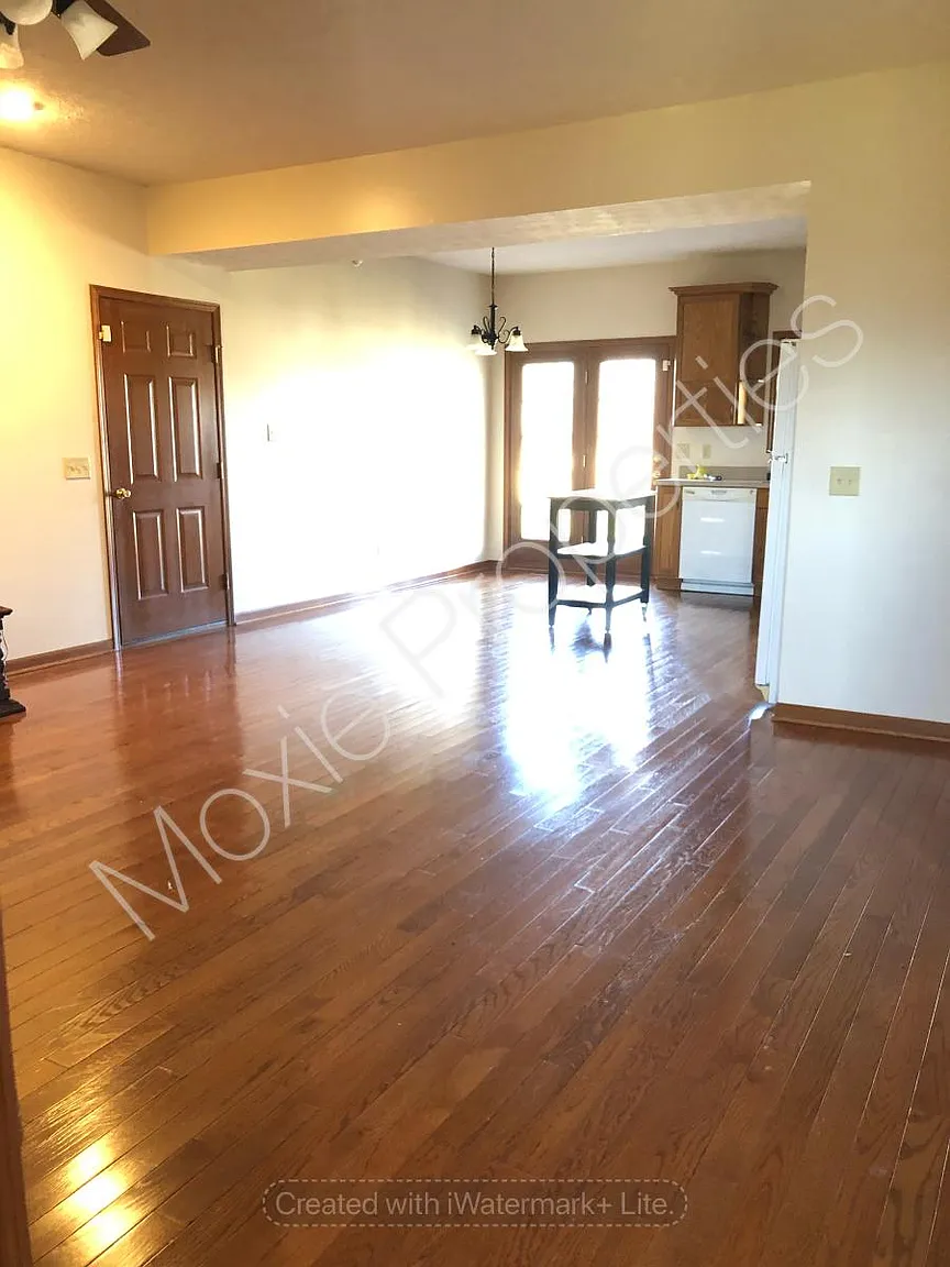3902 S 1150 E photo 1