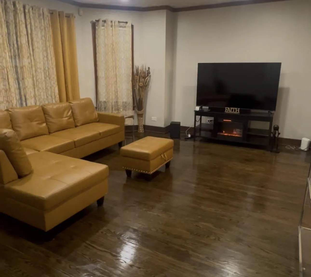 4 bed, 1.0 bath, 1800 sqft, $910 — Photo 3