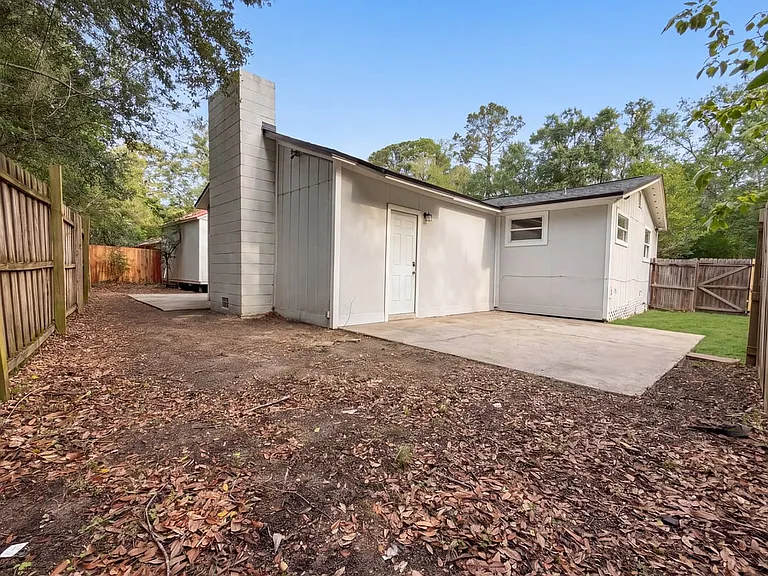7012 Thurston Rd — Photo 9