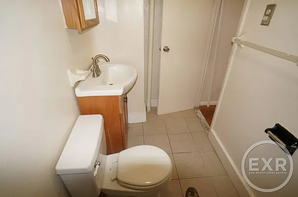 Rented by EXR | media 7