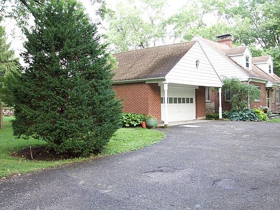 4th image of 5110 Far Hills Ave