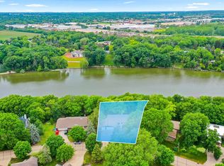 1511 N Briarcliff Dr, Appleton, WI 54915