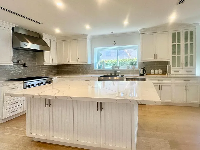 23032 Mariano St — Photo 9