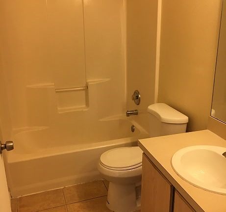 3rd image of 1115 Fremont Park Ave