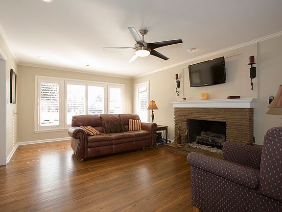 Gas Log Fireplace in Living Room