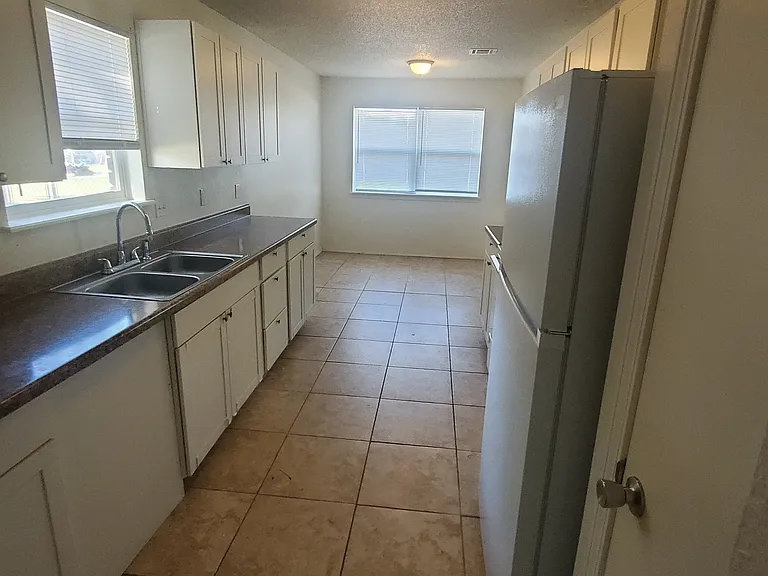1605 Bluejay Ln — Photo 4
