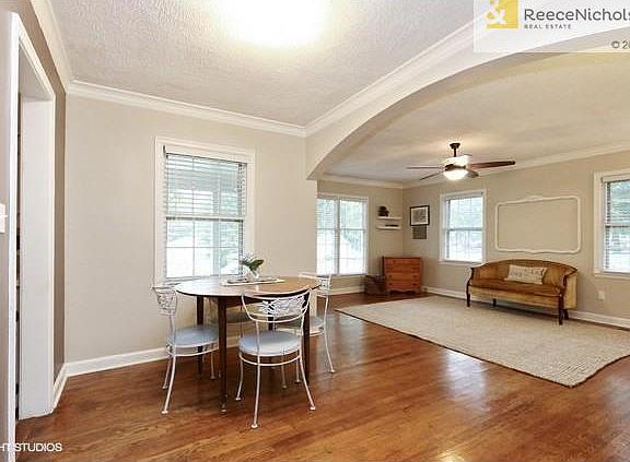 4th image of 6917 Hawthorne Ave