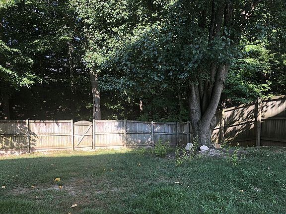 4th image of 3 Fieldstone Ct
