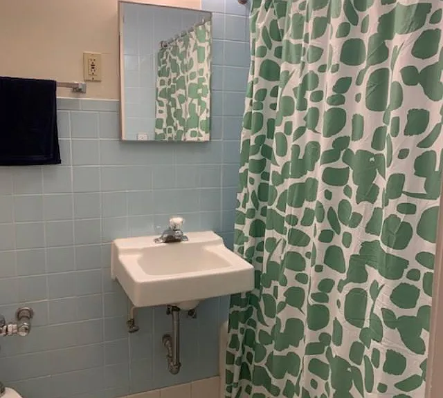 2218 N Summit Ave #201 — Photo 5