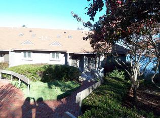 157 Harrison Ave APT 14, Newport, RI 02840