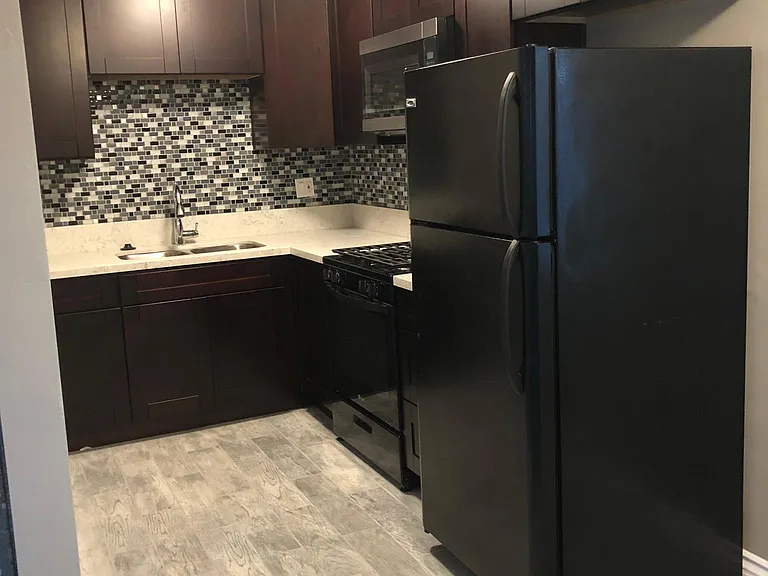 3609 Ocean View Blvd — Photo 5