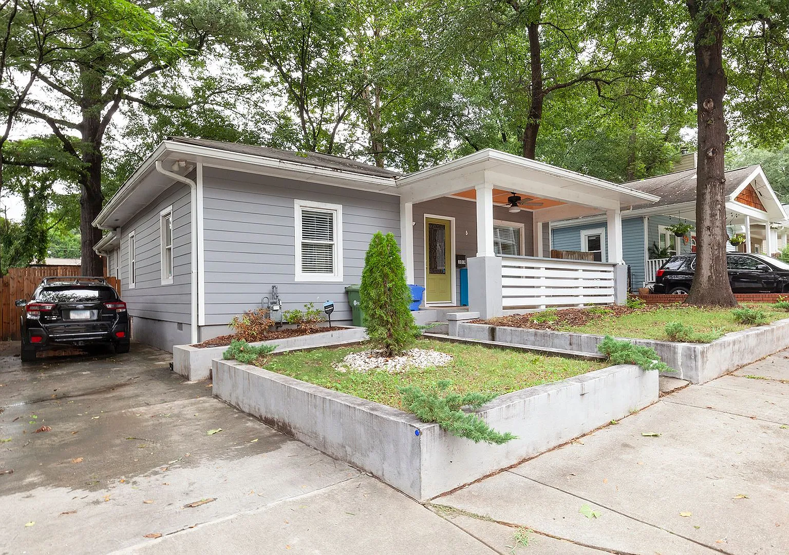Beautifully Updated 3/2 w/ Large Fenced-In Backyard w/ Deck and Patio! — Photo 1