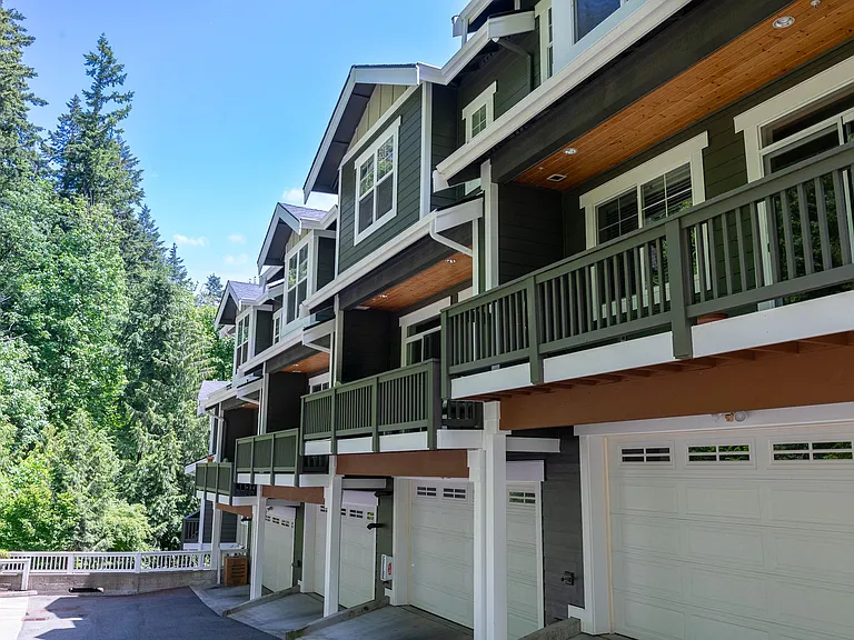 Calabria Apartments — Photo 14