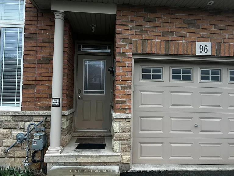 96 Charleswood Cres — Photo 2