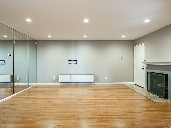 2nd image of 18408 Hatteras St Unit 11