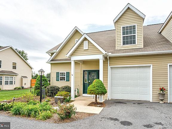 3rd image of 415 Stony Pointe Dr