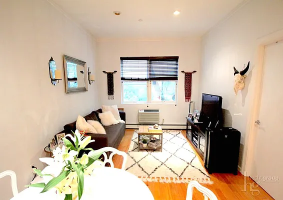 Rented by Hecht Group | media 8