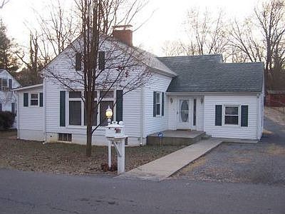 2nd image of 3273 Ridgeview St