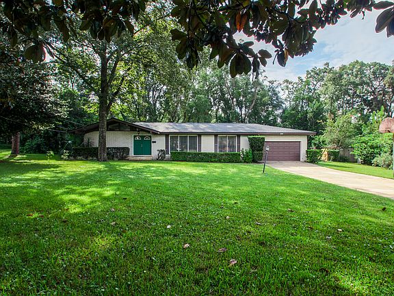 2nd image of 8162 Parkridge Cir S