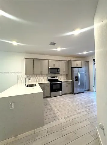 135 SW 171st Ln — Photo 12