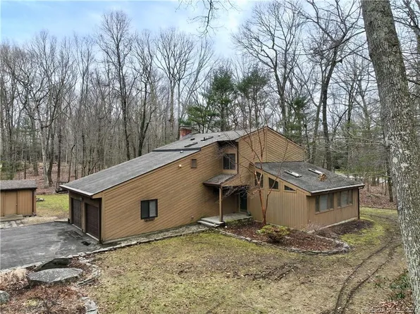 21 Shanda Lane, Tolland, CT 06084