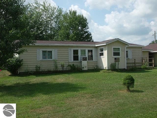 1st image of 222 Railroad St