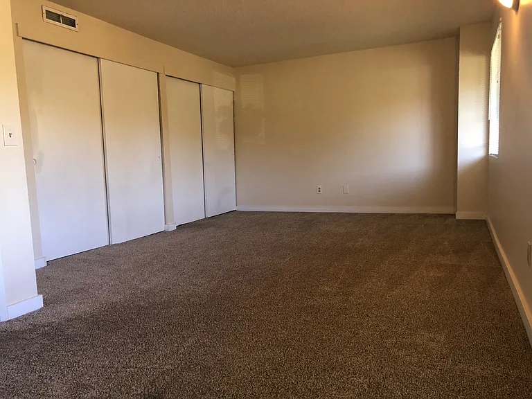 1450 Baker 1451 Ashland — Photo 6