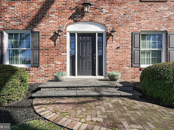 4th image of 50 Sutphin Rd