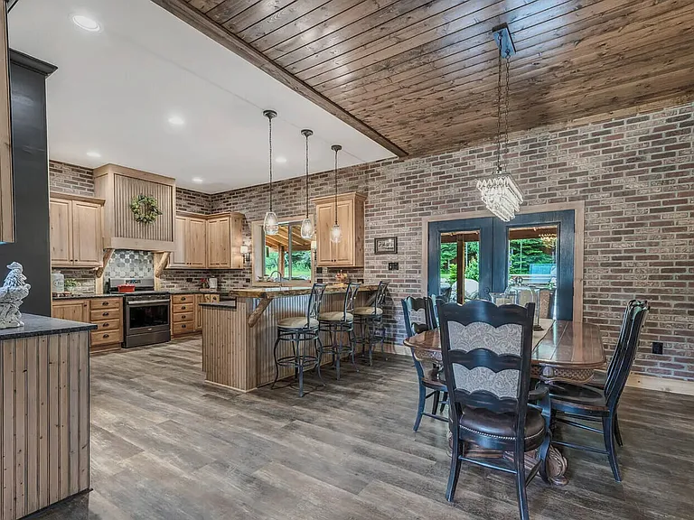 3141 N Riley Creek Rd — Photo 30
