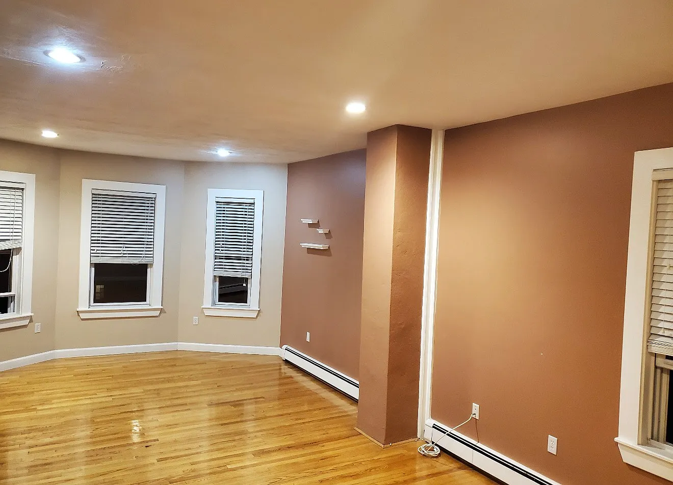 3 bed, 1.5 bath, 1200 sqft, $3,000 — Photo 3