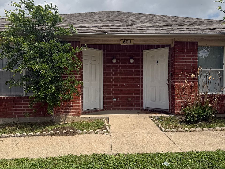 1st image of 609 Kings Way Dr Unit A