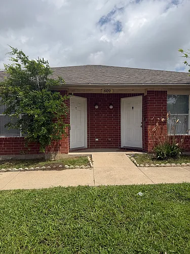 609 Kings Way Dr Photo 1