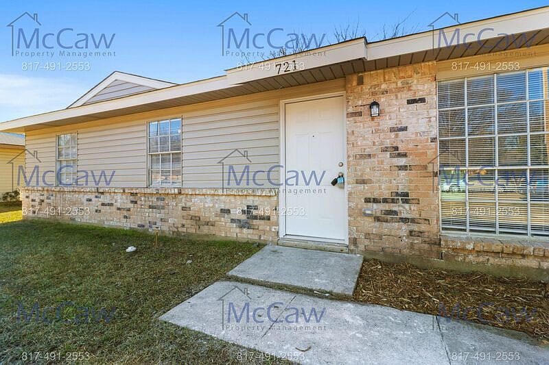 1st image of 721 Forest Park Pl
