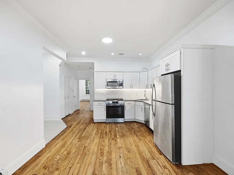 964 Madison St #1 — Photo 7